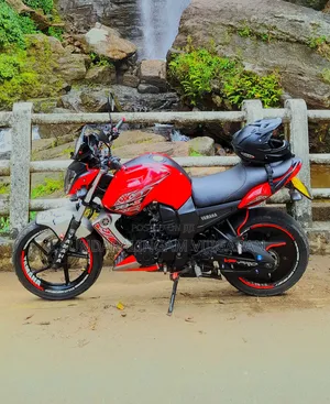 Photo - Yamaha FZ 2014 Red