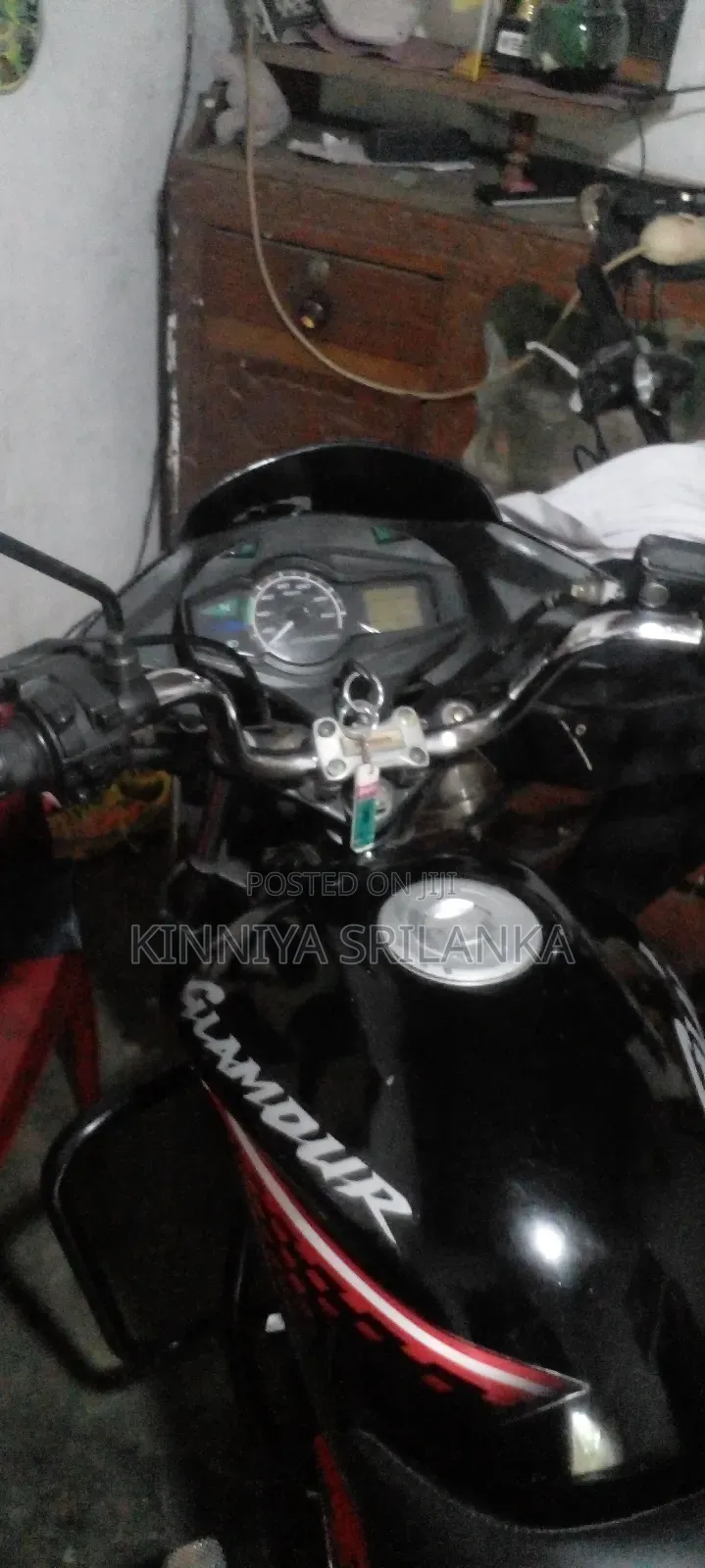 Hero Glamour 2016 Red