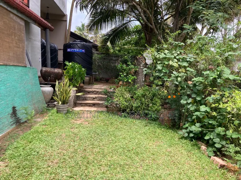 5bdrm House in Ranweli Place, Gampaha City for sale