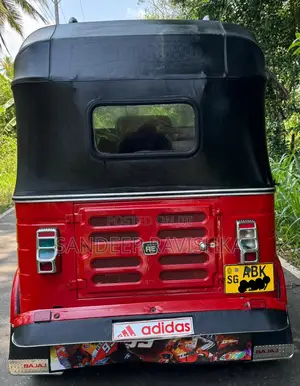 Photo - Bus 2016 Red