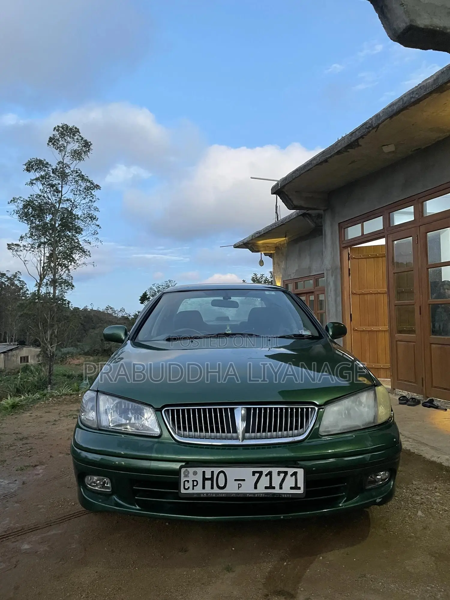 Nissan Sunny 2000 Green