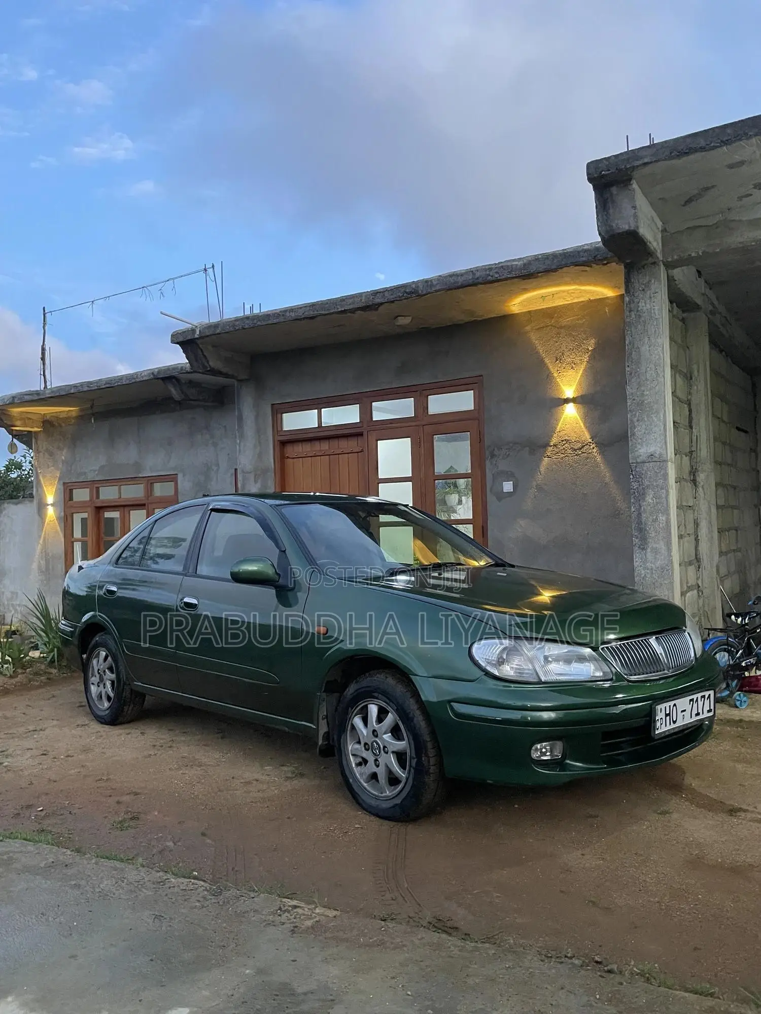 Nissan Sunny 2000 Green