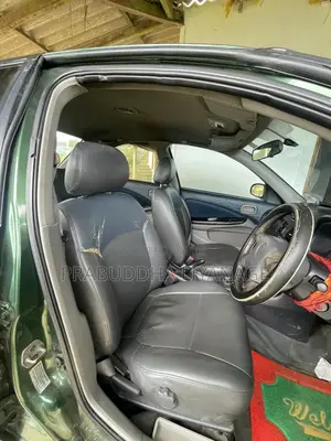 Nissan Sunny 2000 Green