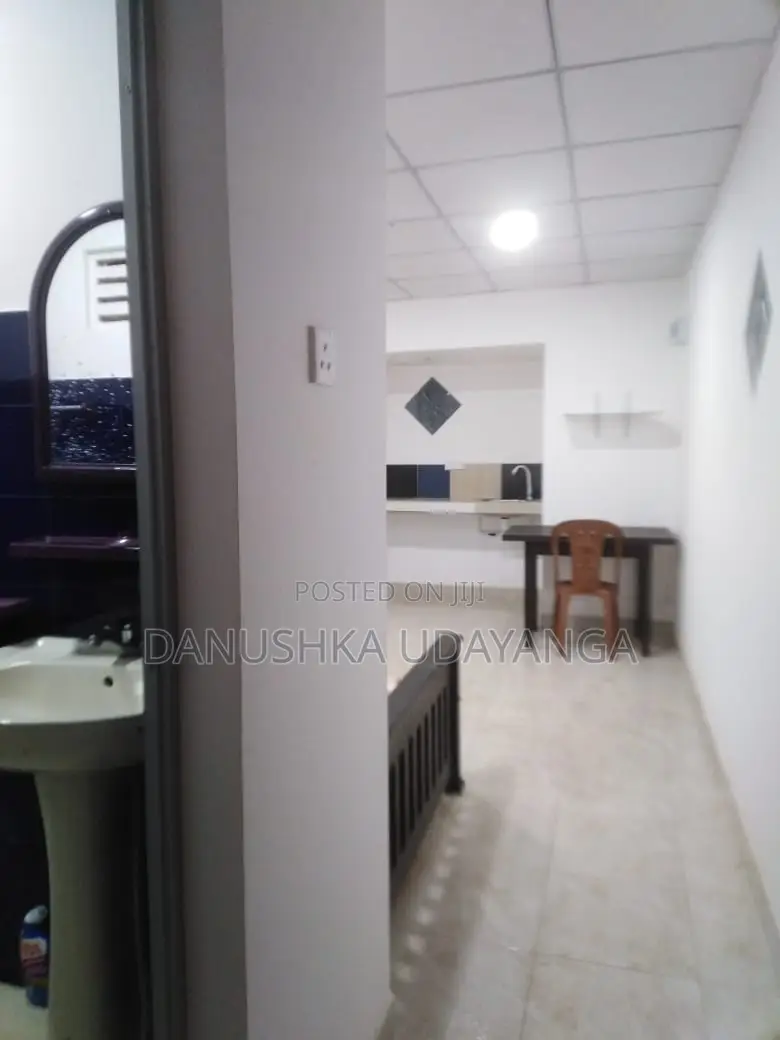 1bdrm Room & Parlour in Embilipitiya for rent