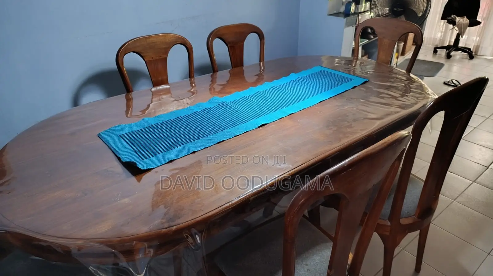 Elegant Solid Teak Dining Table With 6 Chairs