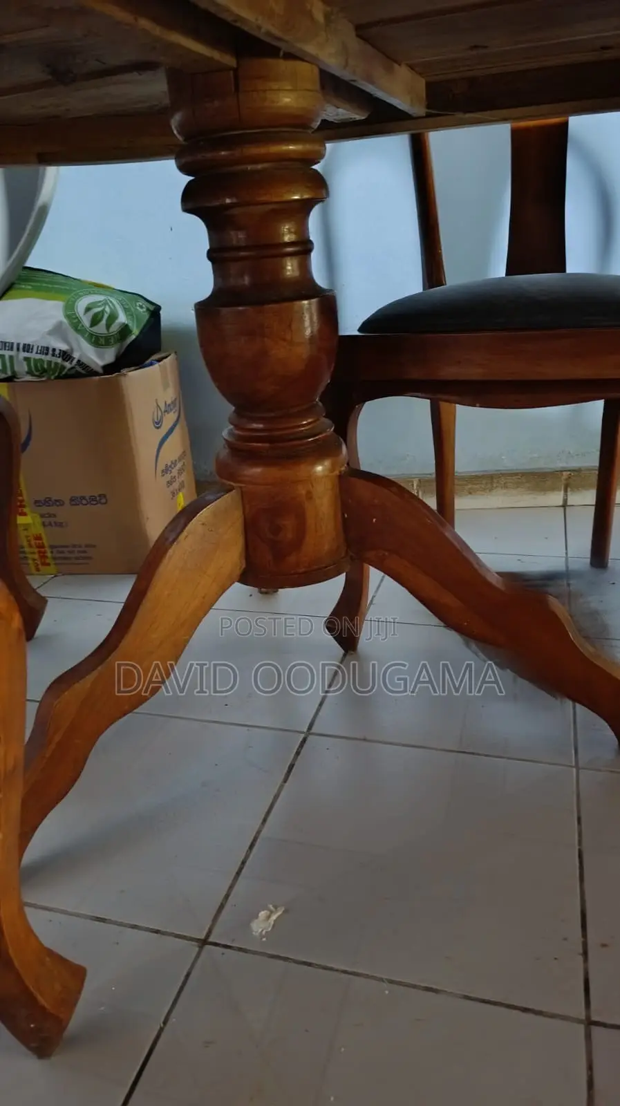 Elegant Solid Teak Dining Table With 6 Chairs