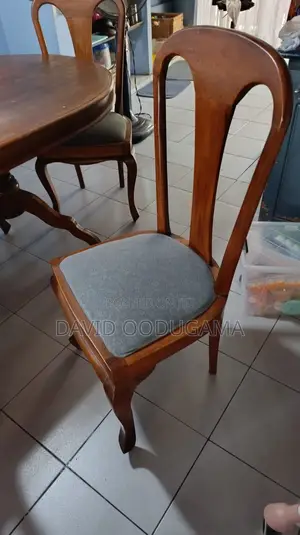 Elegant Solid Teak Dining Table With 6 Chairs