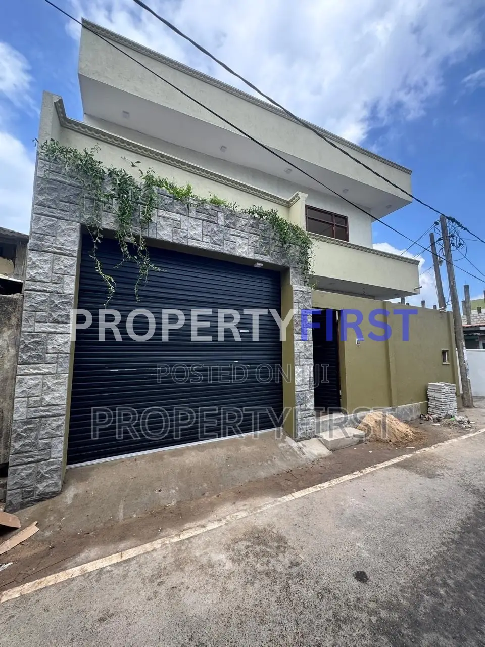 4bdrm House in Designed And, Ratmalana for sale