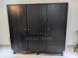 Photo - Wardrobe (Almaira)