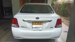 Toyota Axio 1.5 Hybrid 2WD 2014 Pearl