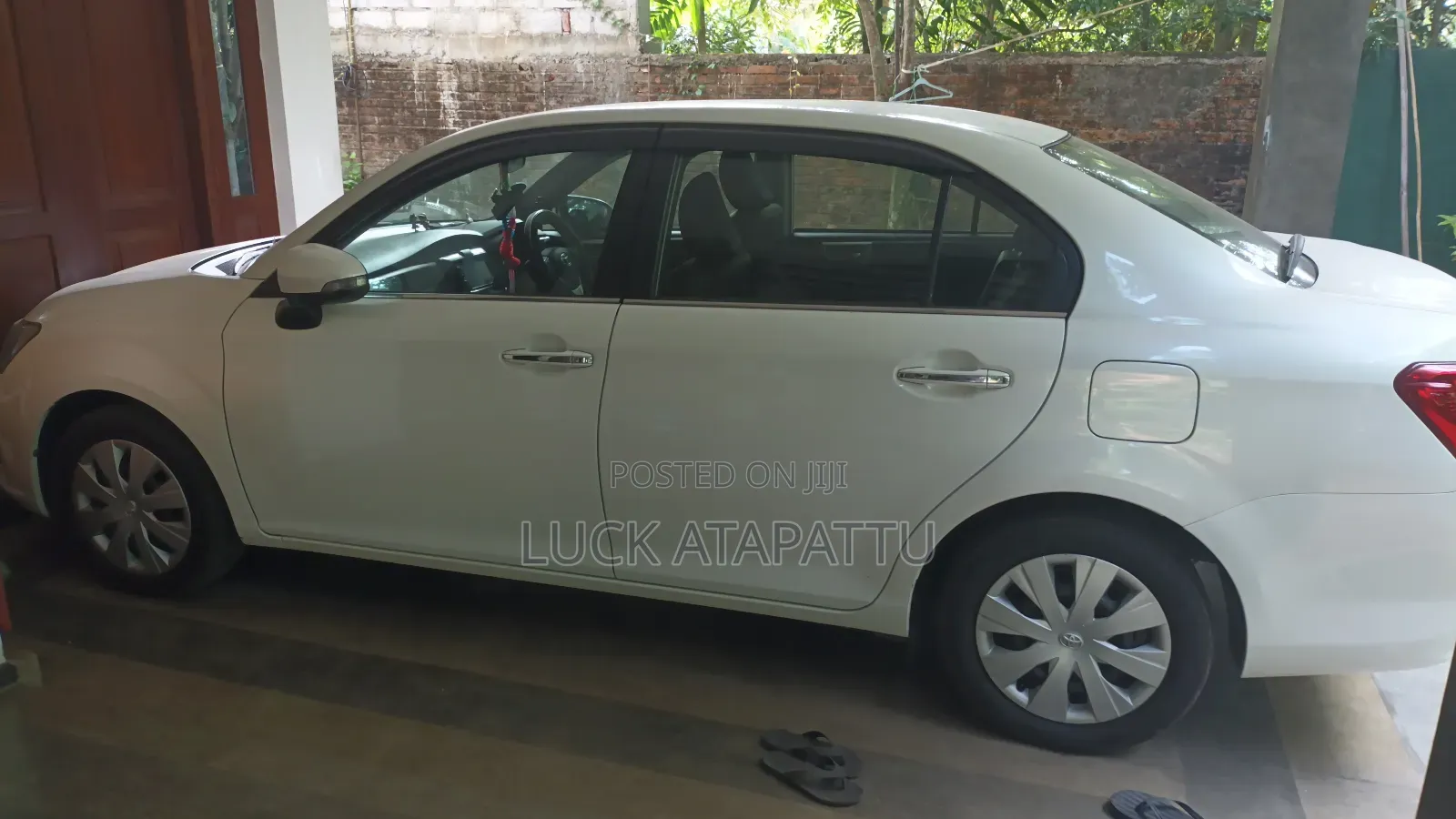 Toyota Axio 1.5 Hybrid 2WD 2014 Pearl