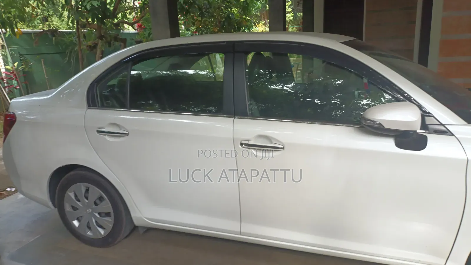 Toyota Axio 1.5 Hybrid 2WD 2014 Pearl