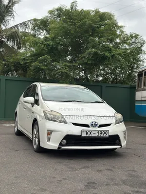 Toyota Prius V 2011 White