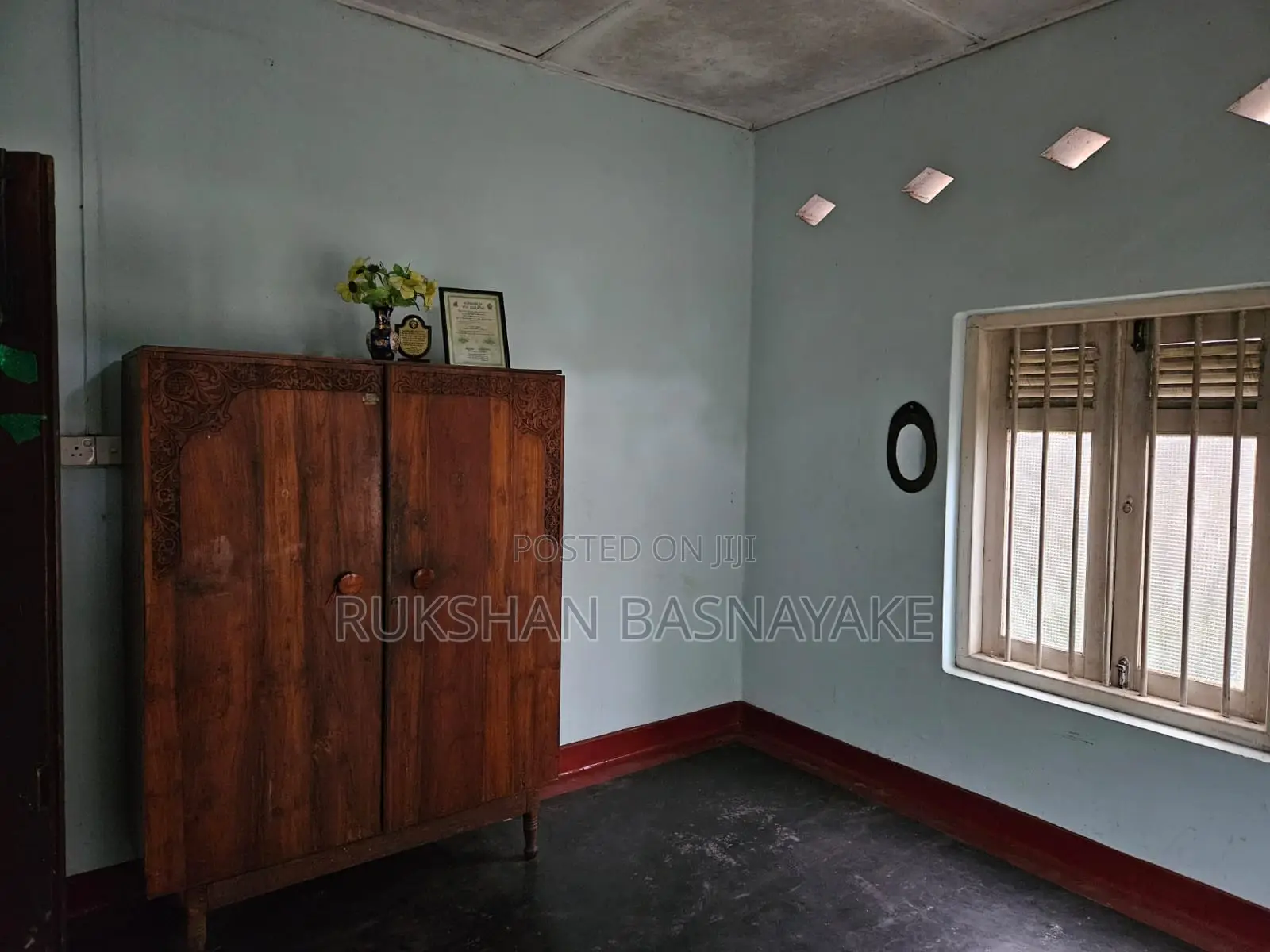 Commercial or Resedential 42.5 Perches Land With House