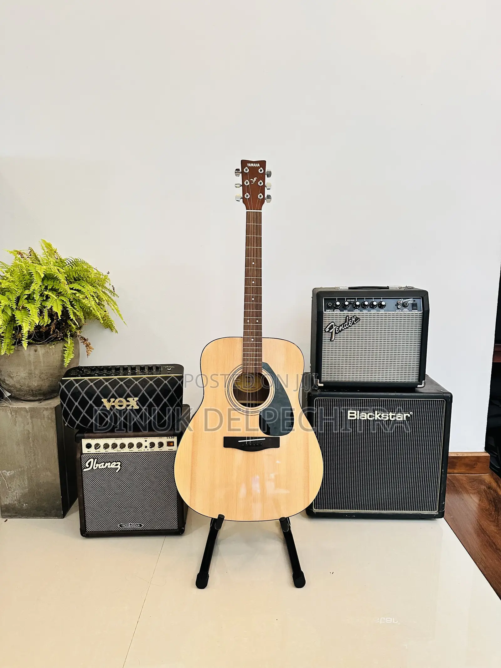 Yamaha F310 Acoustic Guitar