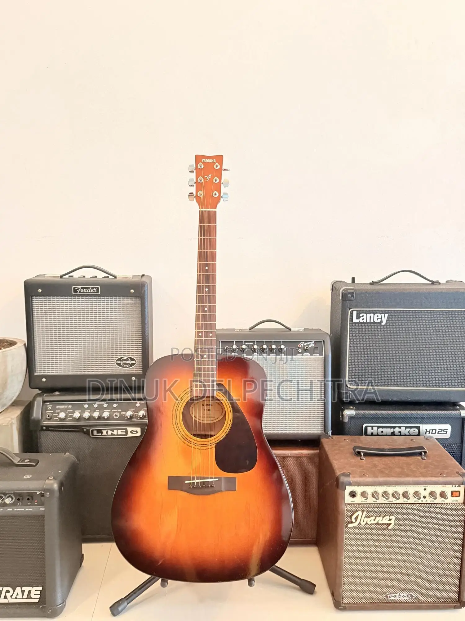 Yamaha F310 Acoustic Guitar