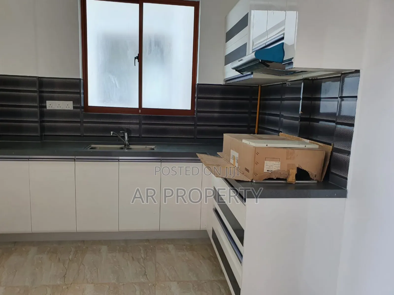 4bdrm Apartment in Colombo City for sale