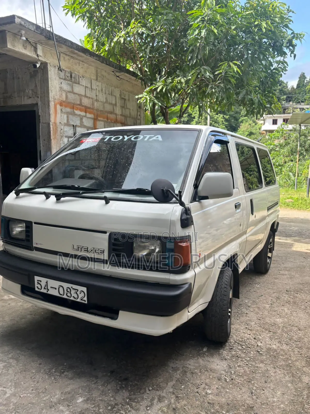 Toyota Lite-Ace 1990 White