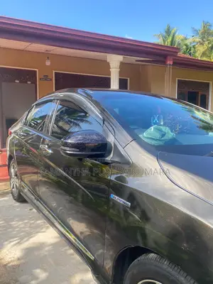 Honda Grace 1.5 Hybrid AWD 2014 Brown