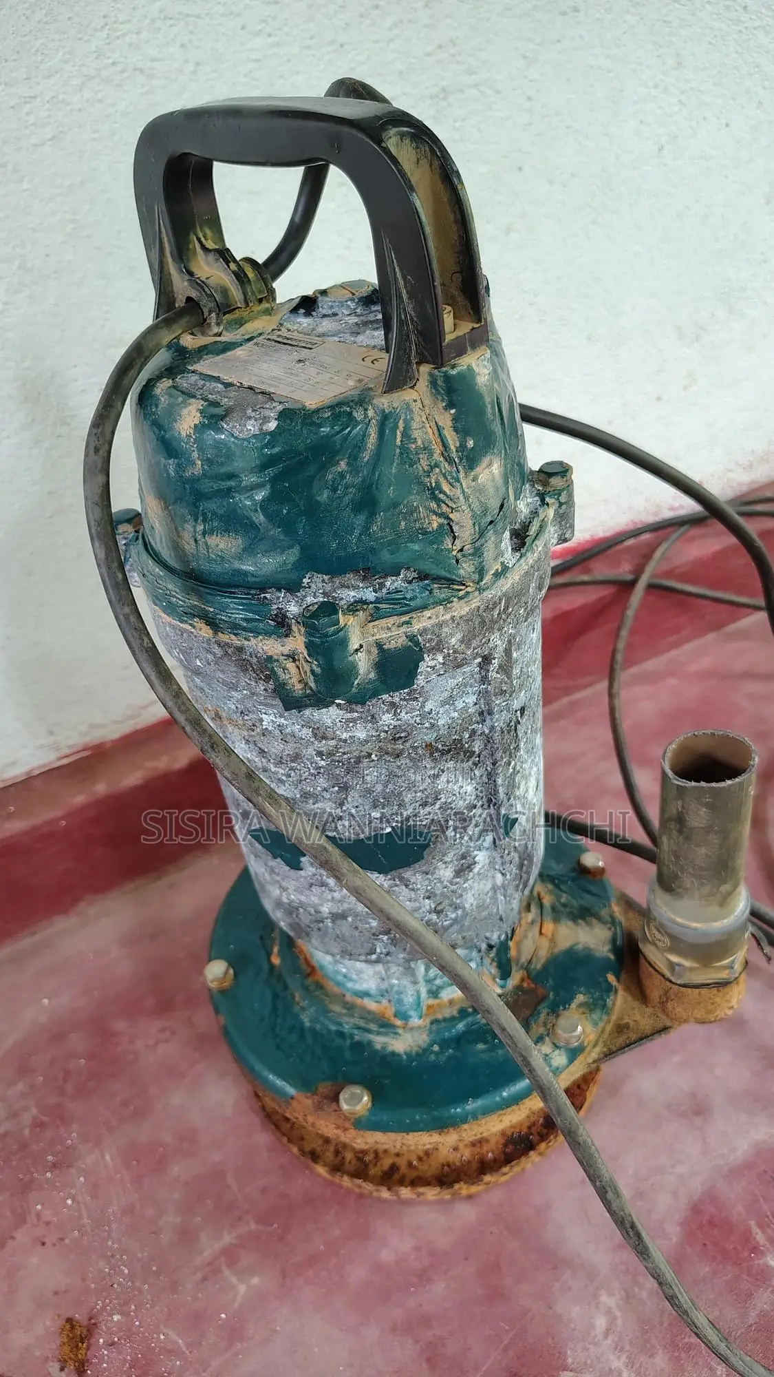 Submersible Water Pump(Used) ජලයේ ගිල්විය හැකි වතුර පොම්පයක්