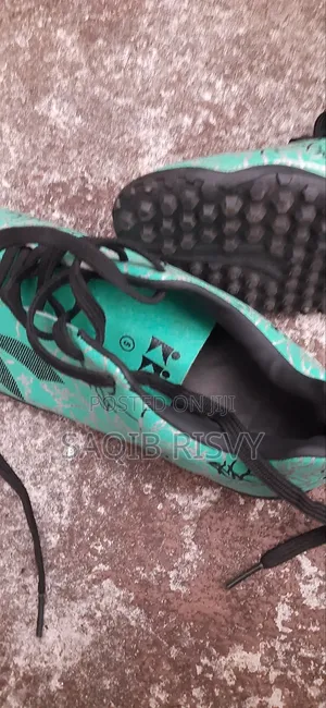 Brand New Football Indoor Pairs Size 5 Means 39