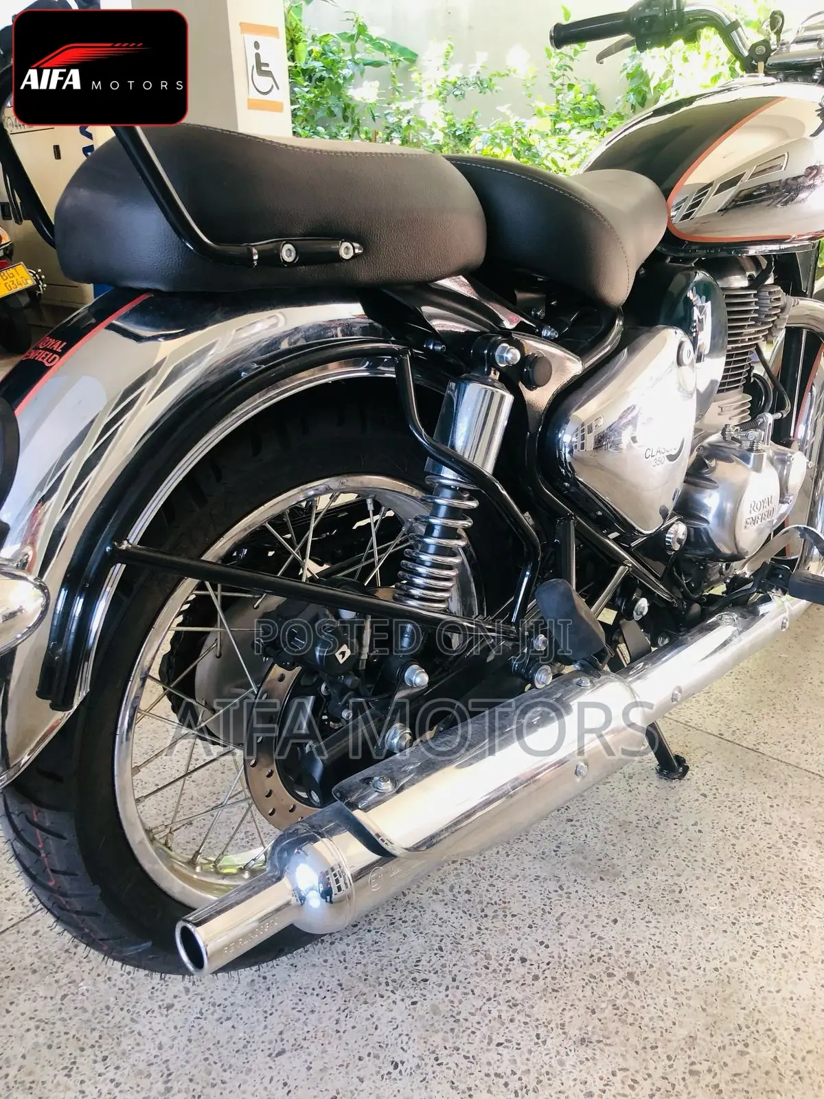 New Royal Motorcycle 2025 Green