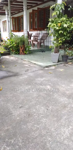 Land With Two Old Houses in Pannipitiya