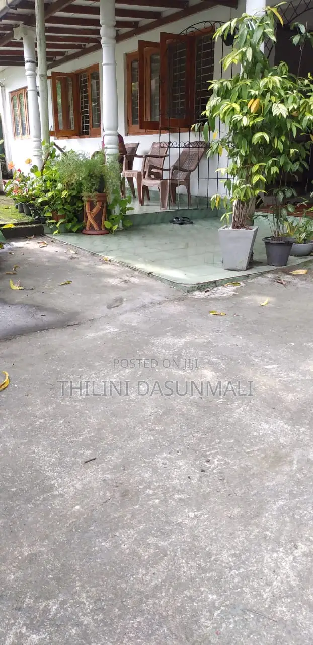 Land With Two Old Houses in Pannipitiya