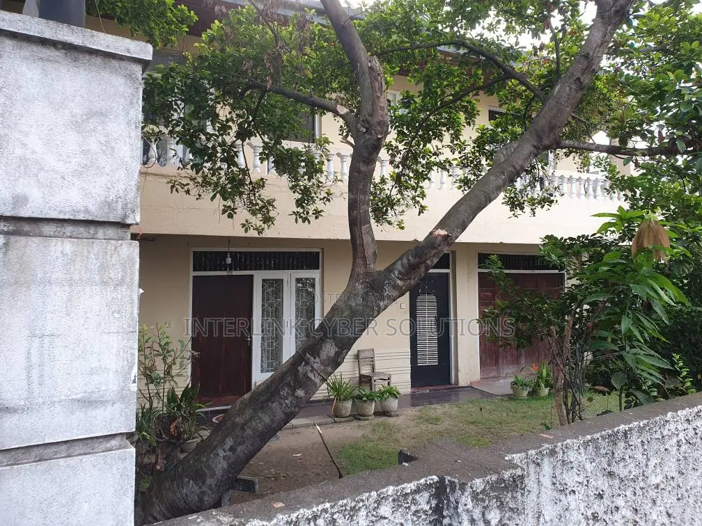 5bdrm House in Panadura for sale
