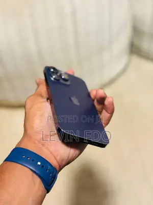 Photo - Apple iPhone 14 Pro Max 256 GB Purple