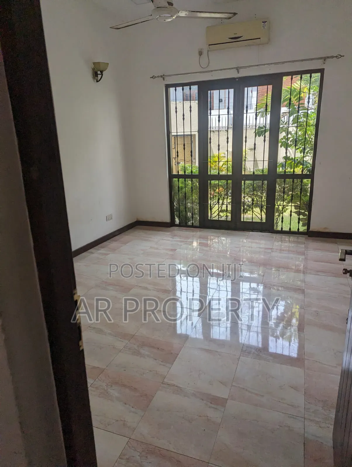 5bdrm House in Colombo City for sale