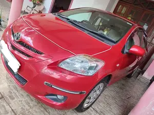 Photo - Toyota Yaris 1.0 Eco 2007 Red