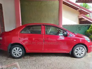 Toyota Yaris 1.0 Eco 2007 Red