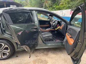 Honda Vezel 1.5 Hybrid 2WD 2015 Green