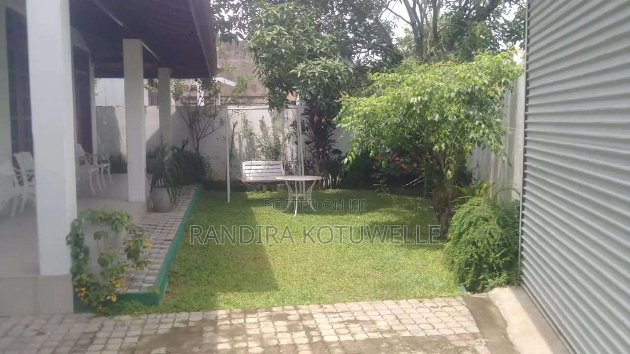4bdrm House in Kaleniya House, Kelaniya for sale