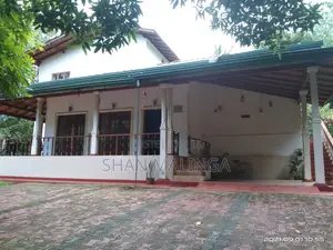 7bdrm House in Mawanella for sale