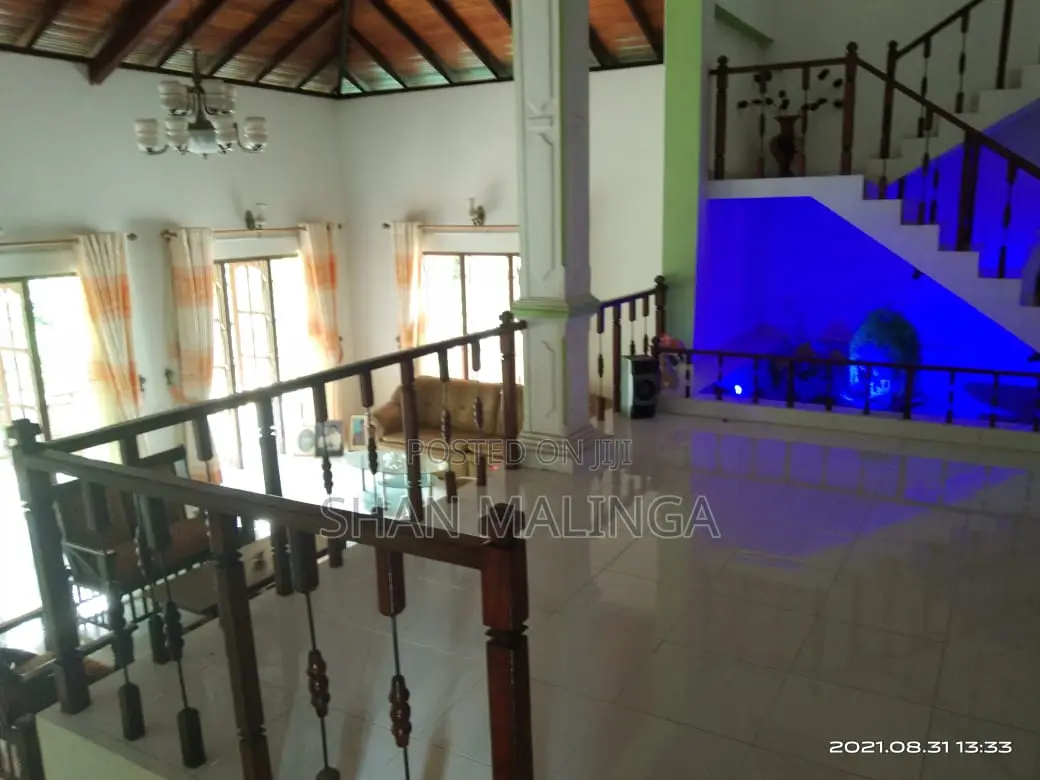 7bdrm House in Mawanella for sale