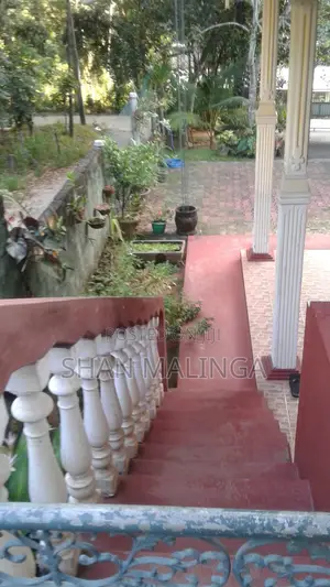 7bdrm House in Mawanella for sale