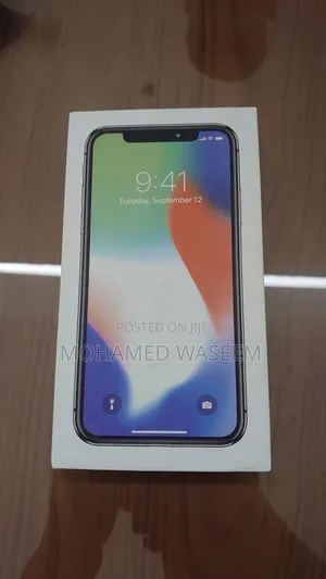 Photo - Apple iPhone X 64 GB Black