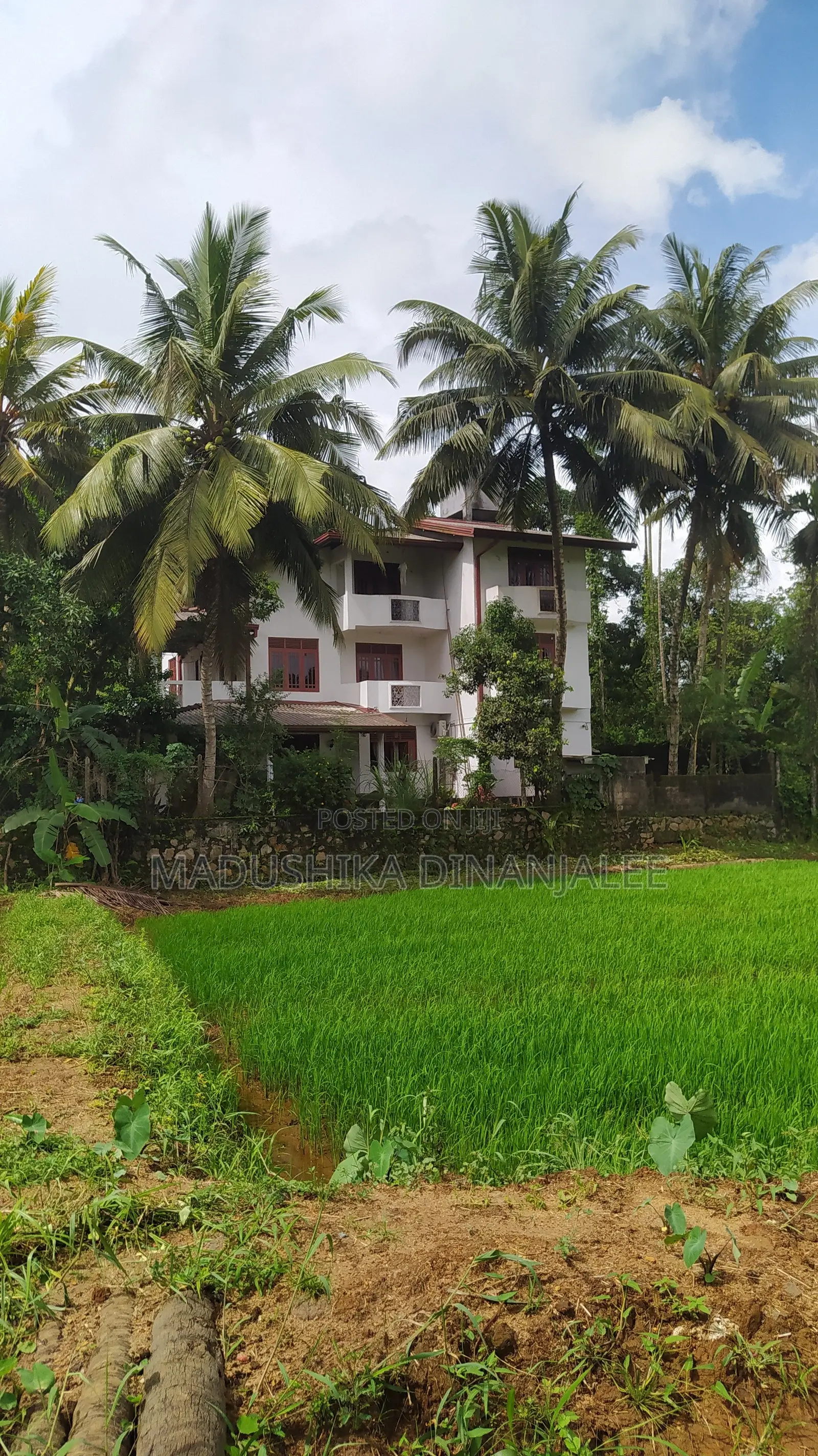 Furnished 6bdrm House in House, Athurugiriya for sale