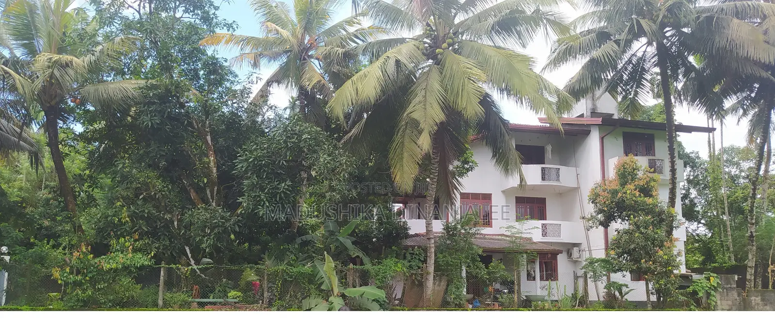 Furnished 6bdrm House in House, Athurugiriya for sale