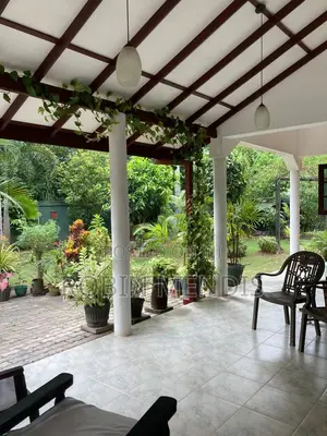 8bdrm House in Andiambalama, Minuwangoda for sale