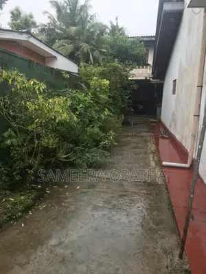 4bdrm House in Thalawathugoda for sale