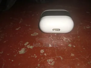 Ven-Dens Wireless Earbuds - Used