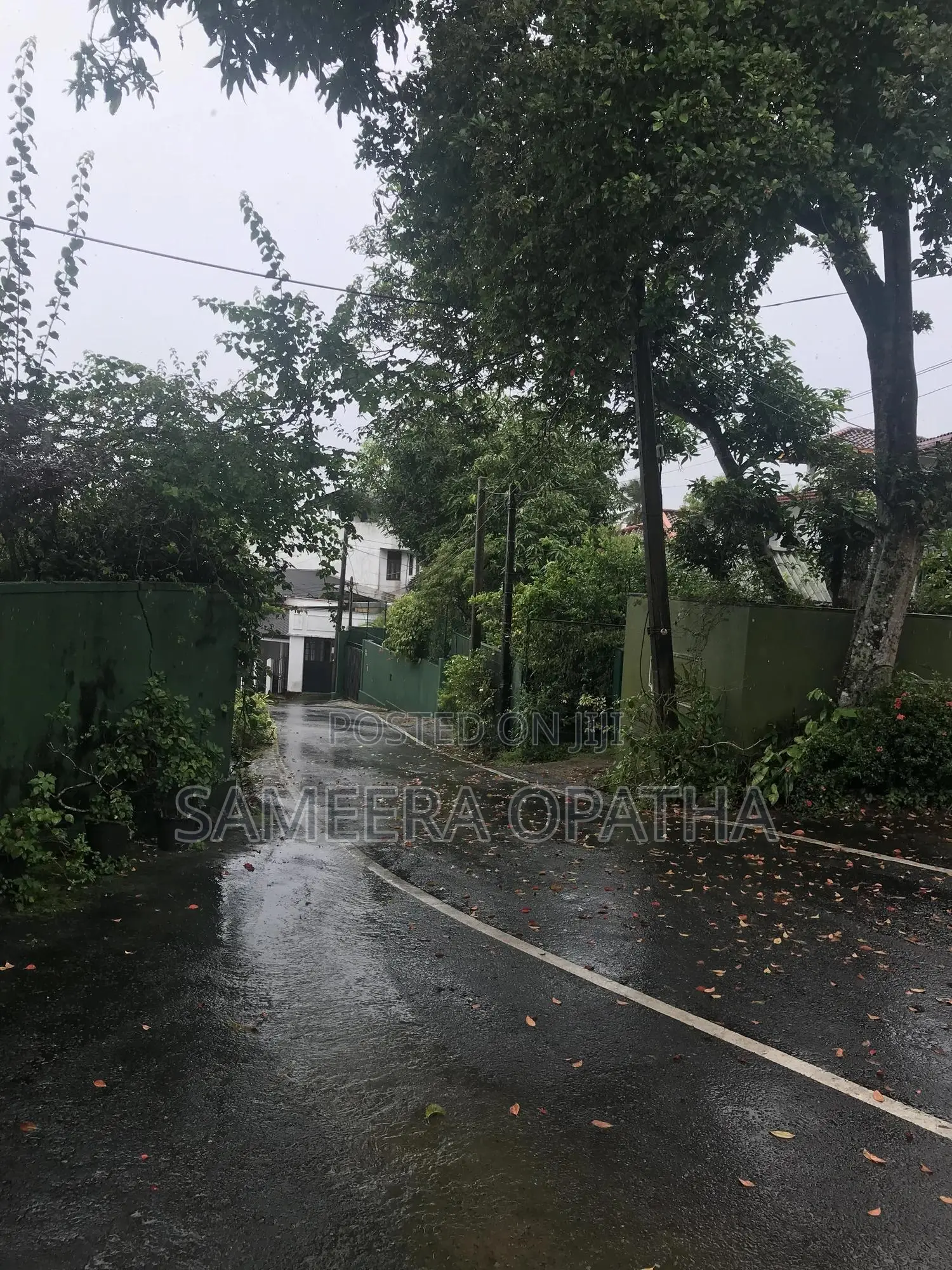 House and Land for Sale in Thalawathugoda