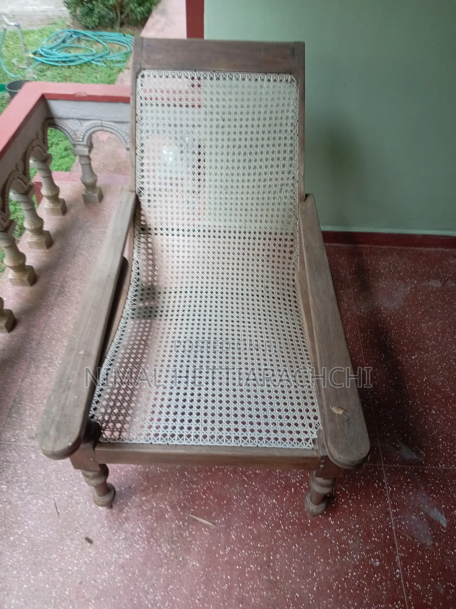 Armchair හාන්සි පුටු