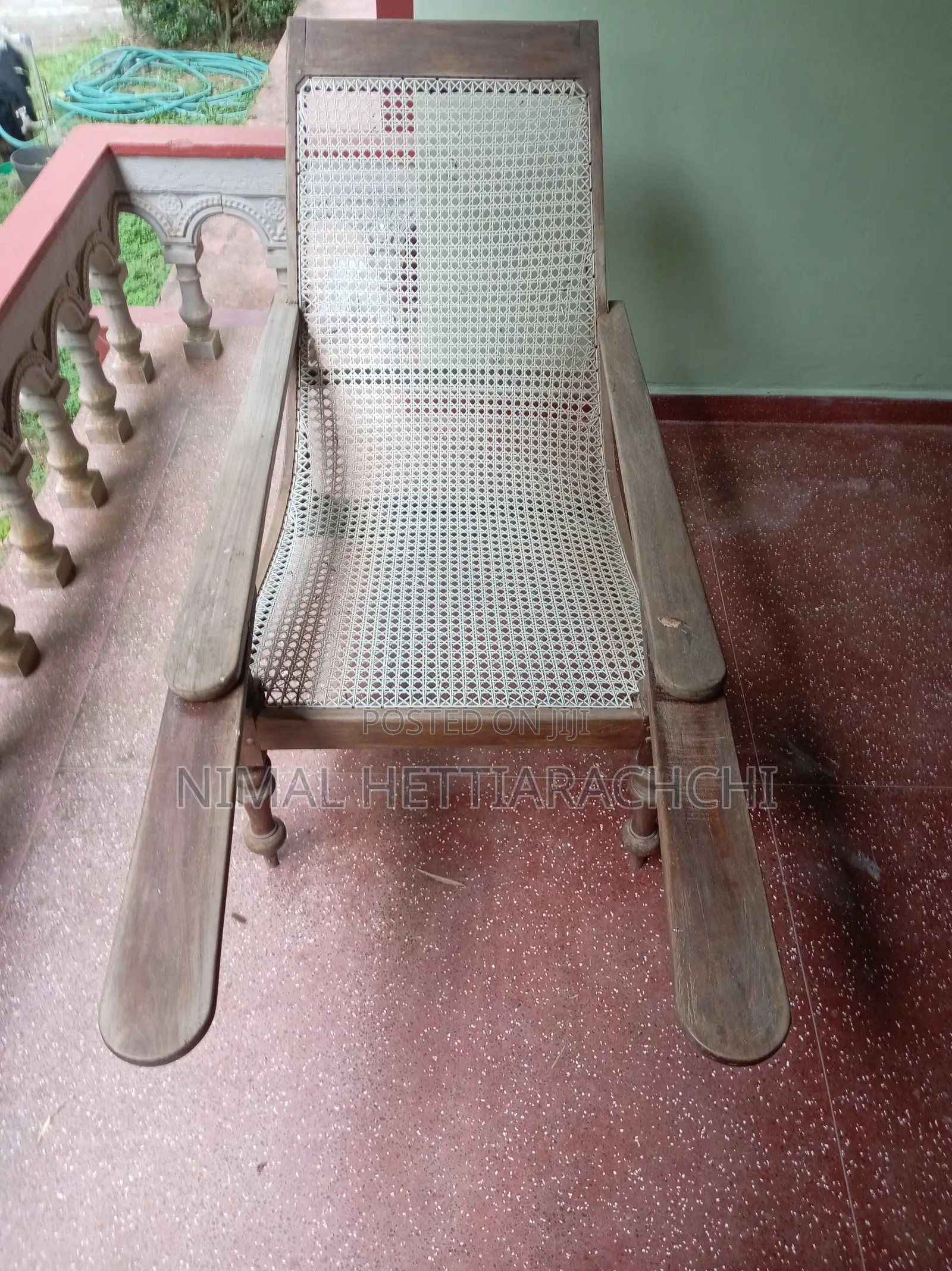 Armchair හාන්සි පුටු