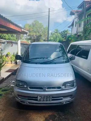 Nissan Serena 1999 Grey