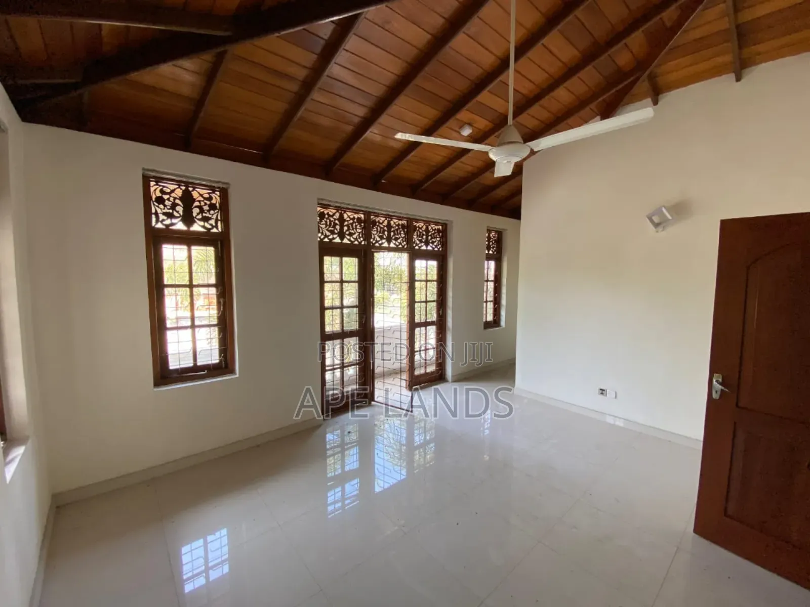 5bdrm House in Rajagiriya for sale