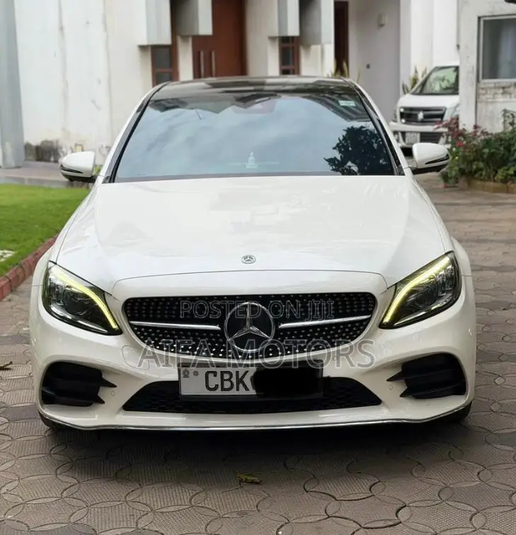 Mercedes-Benz C200 2019 White